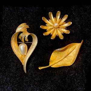 VTG 1950’s Brooches lot of 3